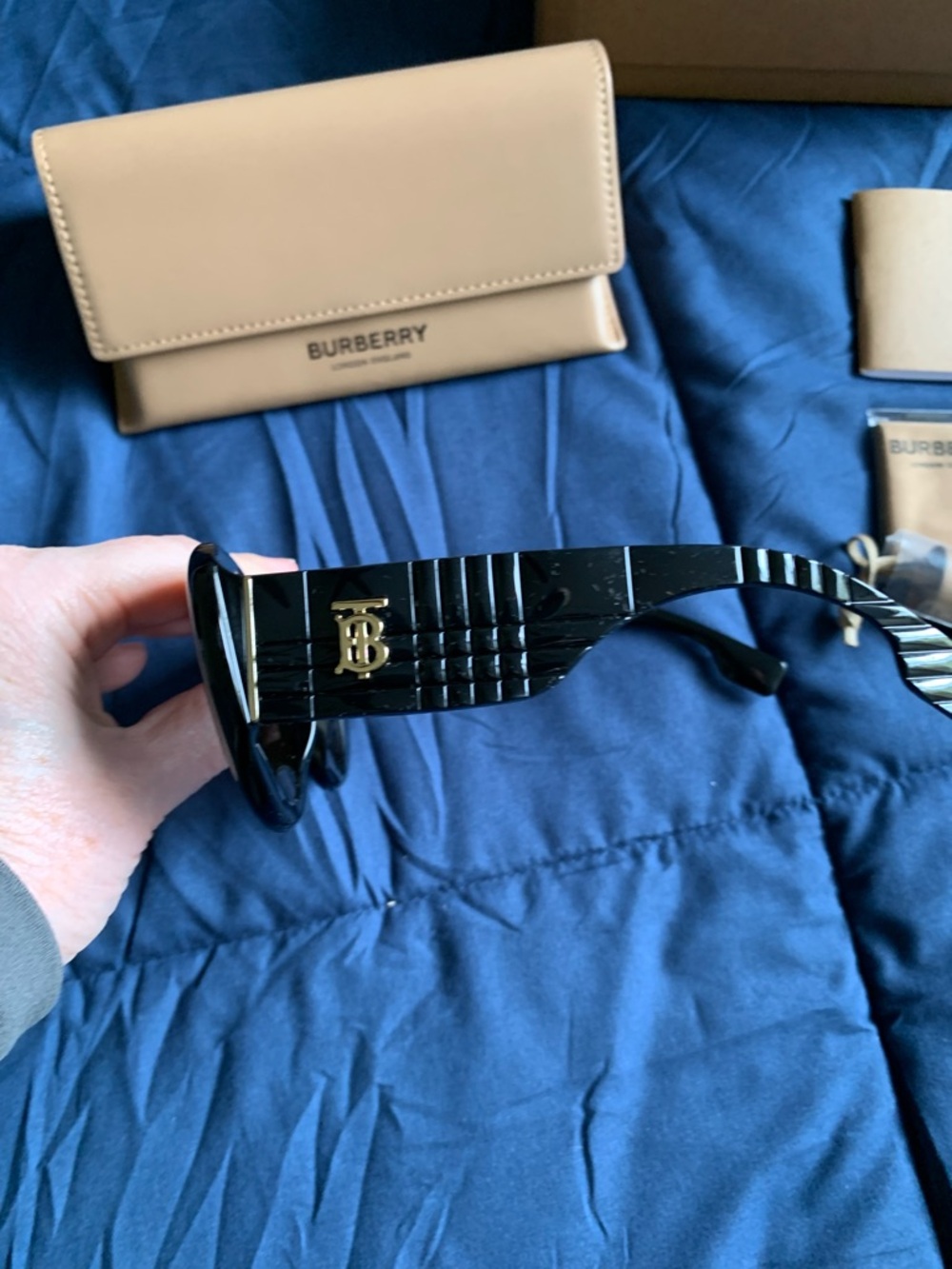 Burberry Black Oval Margot Sunglasses NWT - Picture 2 of 7